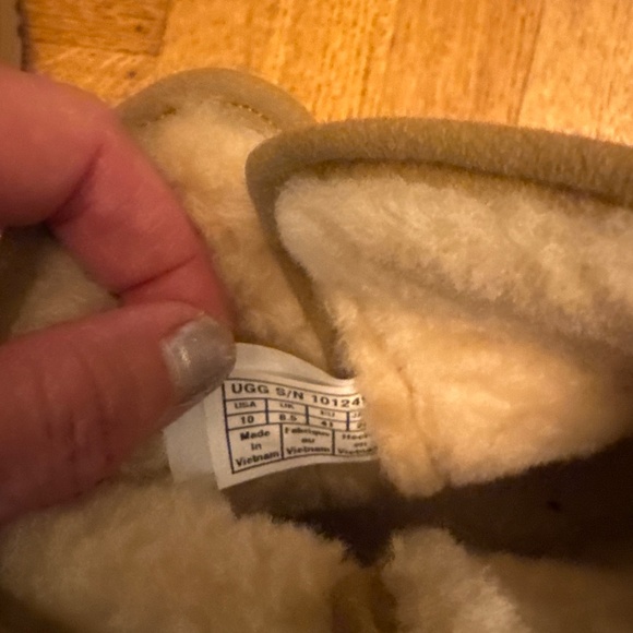 Brand new UGGs mini suede - Picture 5 of 5